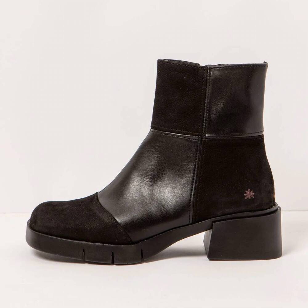 NEW THE ART COMPANY women's varsovia boots in multi black